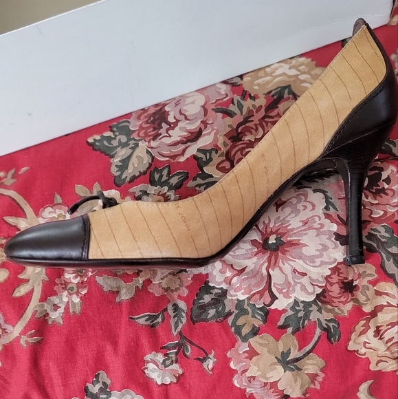 ST JOHN Tan Suede Brown Leather Bow Pumps made in Italy - Picture 4 of 9